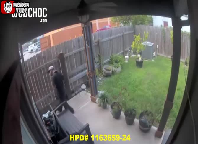 Video :Unsettling - An intruder attacks a pregnant lady in her own house
